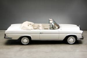 Image 4/27 of Mercedes-Benz 300 SE (1967)