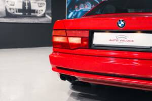 Image 16/33 of BMW 850i (1991)
