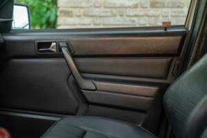 Image 31/50 of Mercedes-Benz 190 E 2.3-16 (1985)