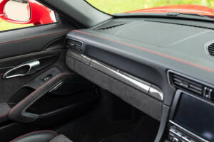 Immagine 46/50 di Porsche 911 Targa 4 GTS (2015)