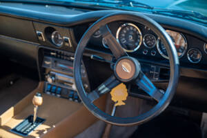 Image 9/12 of Aston Martin V8 (1973)
