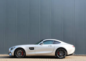 Image 30/56 of Mercedes-AMG GT-S (2017)