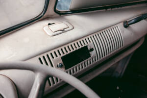 Bild 61/116 von Volkswagen T1 Brasil 1.6 (1973)