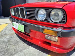 Immagine 18/50 di BMW 320i (1989)
