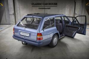 Image 28/100 of Mercedes-Benz 230 TE (1990)