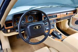 Image 8/29 of Jaguar XJS 4.0 (1991)
