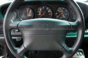 Image 20/29 of Porsche 911 Carrera 4 (1996)