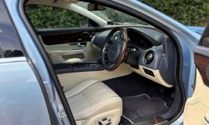 Image 2/50 of Jaguar XJ 5.0 (2011)