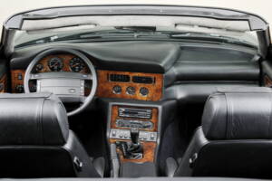 Imagen 9/15 de Aston Martin Virage Volante (1994)