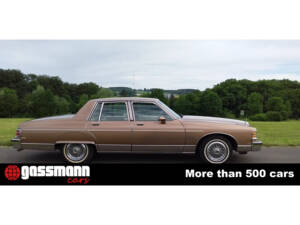 Image 3/15 of Pontiac Bonneville (1981)