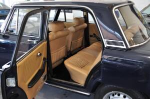 Image 16/35 of Alfa Romeo 2000 Berlina (1972)