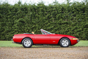 Image 3/40 of Ferrari 365 GTB&#x2F;4 Spyder (1973)