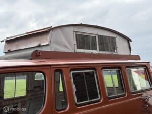 Image 21/50 of Chevrolet G-10 Van (1965)