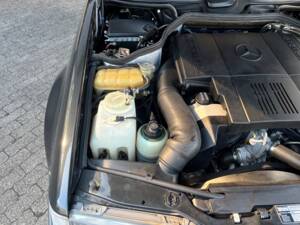 Imagen 40/64 de Mercedes-Benz E 500 (1993)