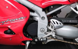 Image 29/66 of Triumph Daytona T595 (1998)