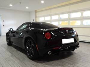 Immagine 4/15 di Alfa Romeo 4C (2017)