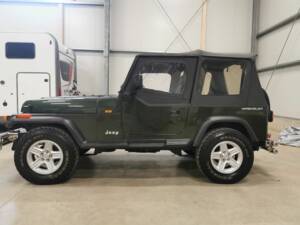 Bild 5/8 von Jeep Wrangler Sport 2.5 (1996)
