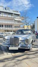 Image 2/37 de Mercedes-Benz 250 SE (1966)