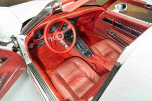 Image 17/19 of Chevrolet Corvette Stingray (1977)