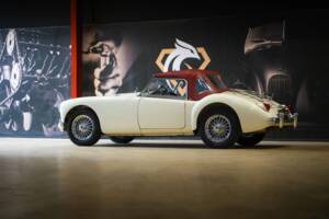 Image 3/17 of MG MGA Twin Cam (1958)