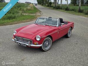 Image 2/44 of MG MGC (1969)