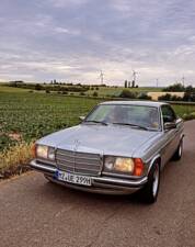 Image 1/6 of Mercedes-Benz 230 C (1978)