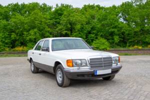 Bild 8/21 von Mercedes-Benz 280 SE (1985)