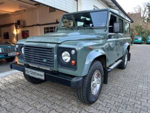 Image 13/35 of Land Rover Defender 90 (2014)
