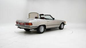 Image 2/15 de Mercedes-Benz 380 SL (1985)