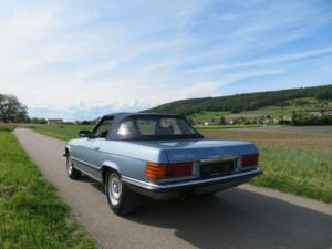 Image 7/25 of Mercedes-Benz 380 SL (1985)