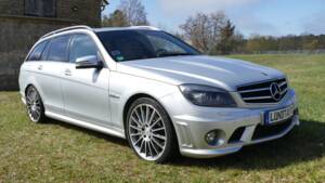 Imagen 1/18 de Mercedes-Benz C 63 AMG T (2010)