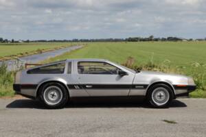 Image 36/49 of DeLorean DMC-12 (1981)