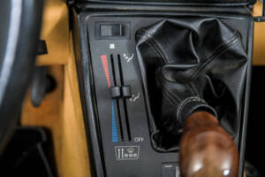 Immagine 28/50 di Alfa Romeo 2.0 Spider (1991)