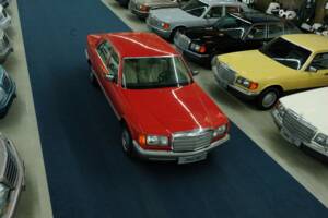 Bild 2/50 von Mercedes-Benz 260 SE (1986)