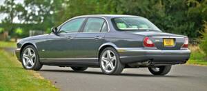 Image 15/50 of Jaguar XJ 8 4.2 (2007)