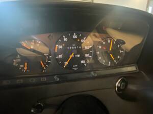 Image 22/100 of Mercedes-Benz 300 D (1983)