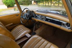Image 25/50 de Mercedes-Benz 280 SL (1969)