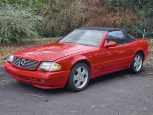 Image 7/8 of Mercedes-Benz SL 500 (2000)