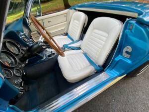 Bild 17/50 von Chevrolet Corvette Sting Ray Convertible (1966)