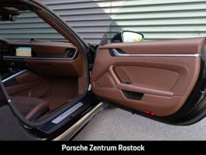 Obraz 26/32 pojazdu Porsche 911 Carrera 4S (1900)