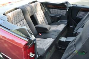 Bild 35/50 von Mercedes-Benz E 200 (1994)