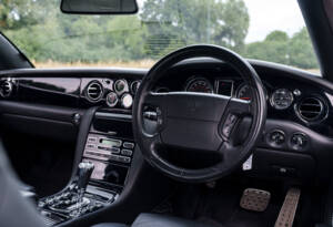 Image 14/27 of Bentley Brooklands (2008)
