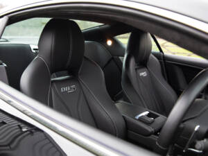 Immagine 39/98 di Aston Martin DBS (2010)