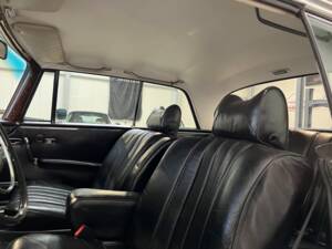 Imagen 12/32 de Mercedes-Benz 280 SE 3,5 (1969)