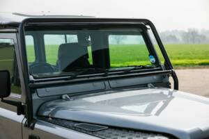 Image 42/50 of Land Rover Defender 90 "50th Anniversary" (1998)
