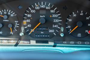 Bild 30/42 von Mercedes-Benz 500 SL (1990)
