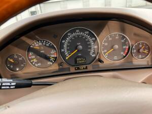 Image 3/25 of Mercedes-Benz SL 500 (1999)