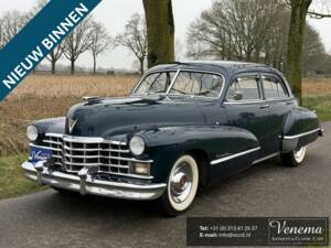 Image 1/24 of Cadillac de Ville Touring Sedan (1947)