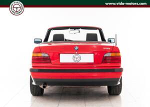 Immagine 3/17 di BMW 318i (1996)