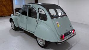 Image 4/38 of Citroën 2 CV 6 (1982)